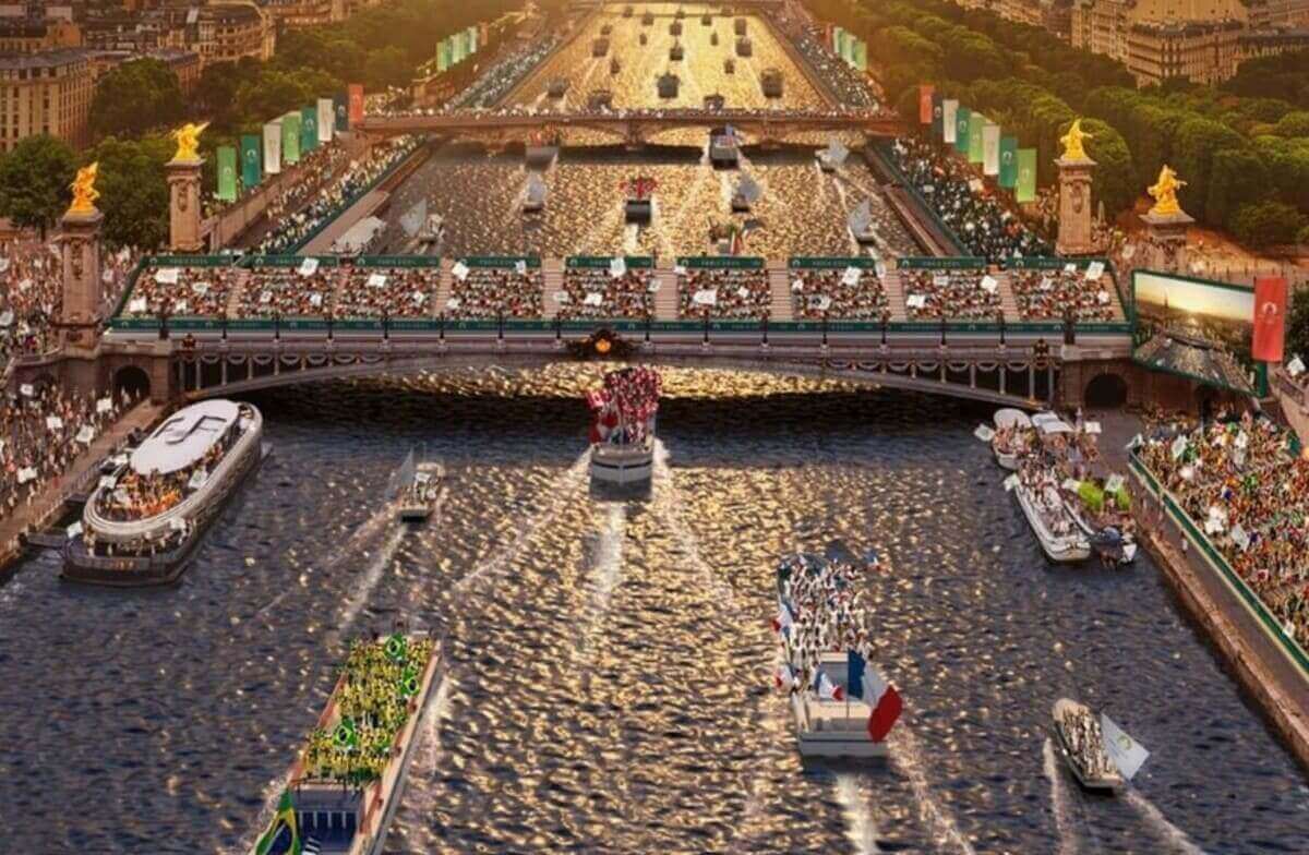 O Rio Sena divide a cidade de Paris em dois lados: a rive gauche e a rive droite. Ele tem 776 km desde  Meseta de Langres, em Côte d'Or até o Canal da Mancha. Sobre ele existem 37 pontes muito apreciadas por moradores e visitantes.