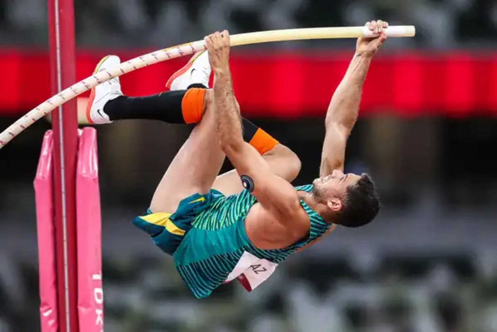 Brasileiro Thiago Braz detém o recorde olímpico do salto com vara