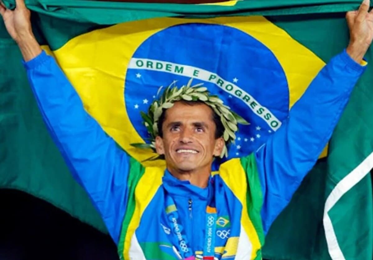 Vanderlei Cordeiro de Lima, medalha de bronze na maratona nos Jogos de Atenas-2004