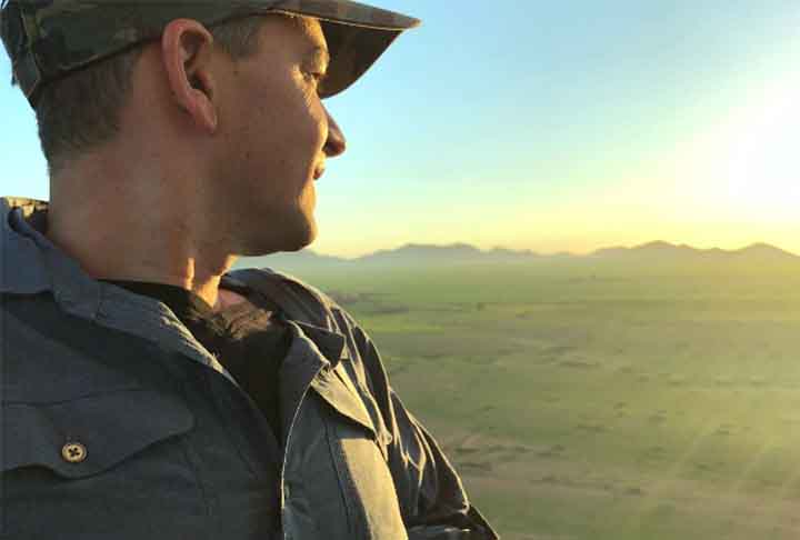 Carlos Saldanha começou sua trajetória no mundo da animação na década de 1990, após se formar em Desenho Industrial pela PUC-RJ. Ele se interessou pela animação desde cedo, influenciado por desenhos animados e pela arte visual.