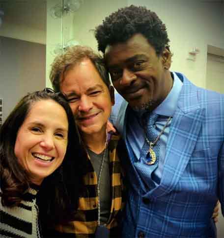 Carlos Saldanha é um exemplo notável de como talento e visão podem transcender fronteiras culturais. Nascido no Brasil e tendo alcançado sucesso internacional, ele demonstrou como uma perspectiva diversificada pode enriquecer o cinema de animação.