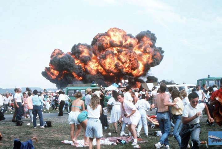 O desastre aéreo de Ramstein, ocorrido em 28 de agosto de 1988, é um dos mais graves acidentes aéreos em shows aéreos da história. O evento trágico aconteceu durante o 
