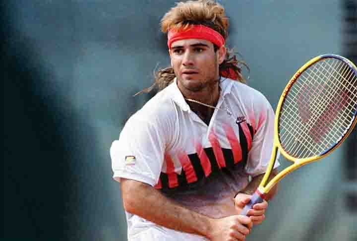 <p>Andre Kirk Agassi nasceu em Las Vegas, nos Estados Unidos, e ganhou oito títulos do Grand Slam ao longo de sua carreira, tendo uma grande rivalidade com o tenista Pete Sampras. </p>
