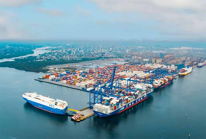 O Porto de Paranaguá (PR) é um dos principais portos graneleiros do Brasil, destacando-se pela exportação de grãos. O porto possui terminais especializados para grãos, contêineres e carga geral.