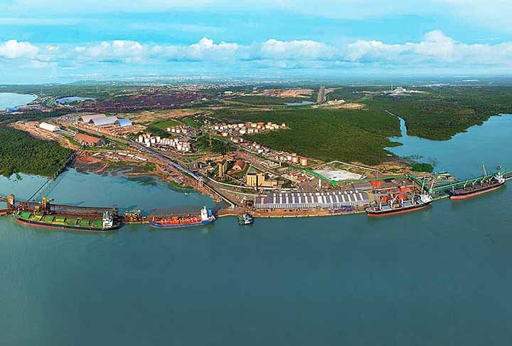 O Porto do Itaqui, em São Luís (MA), é um importante centro para a exportação de grãos e minérios. O porto possui terminais especializados para soja, milho, ferro e manganês.