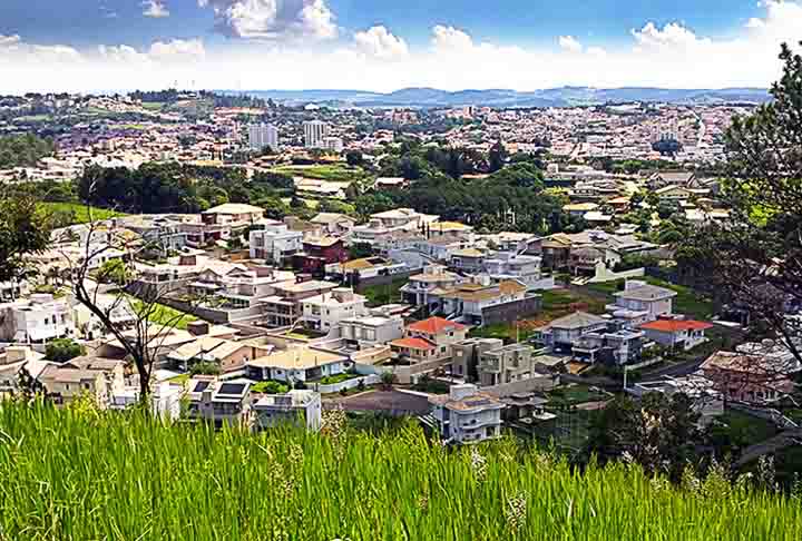 Vinhedo oferece diversos serviços voltados para a terceira idade. Entre eles, o 