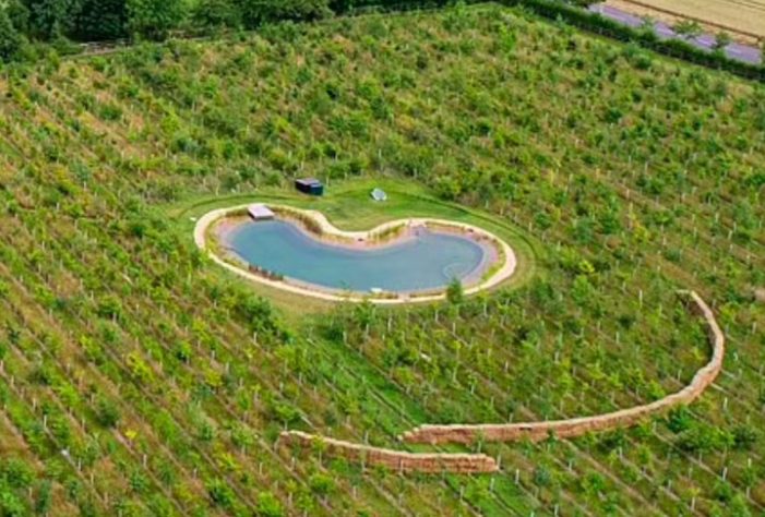 Lago artificial construído por Ed Sheeran