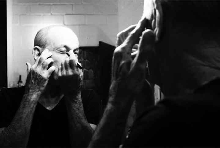 Uma faceta menos conhecida de Ney Matogrosso é a de ator. Ele atuou em alguns filmes, como “Luz nas Trevas - A Volta do Bandido da Luz Vermelha” (2012), em que interpreta o personagem principal.

