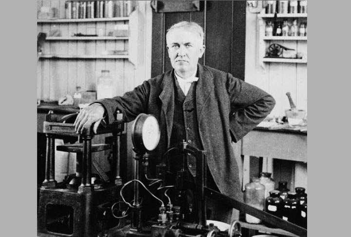 Thomas Edison em seu Laboratório - Thomas edison