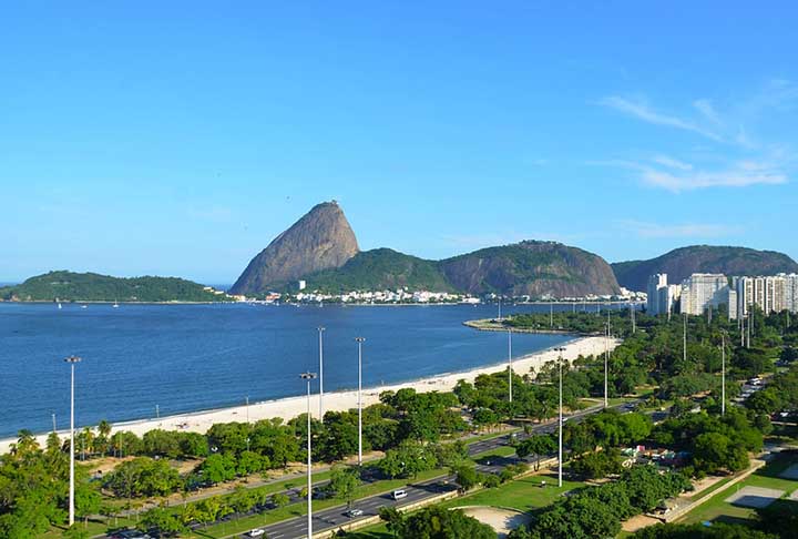 Uma de suas obras mais famosas foi o paisagismo do Aterro do Flamengo, no Rio de Janeiro. Projetou tambÃ©m para a Embaixada do Brasil em Washington, D.C. (Estados Unidos), o PalÃ¡cio Karnak, sede oficial do Governo do PiauÃ­ e o aterro da Bahia Sul, em FlorianÃ³polis.