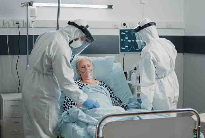 Os sintomas ainda podem evoluir para alterações neurológicas, pneumonia atípica, convulsões e insuficiência respiratória.
-Divulgação