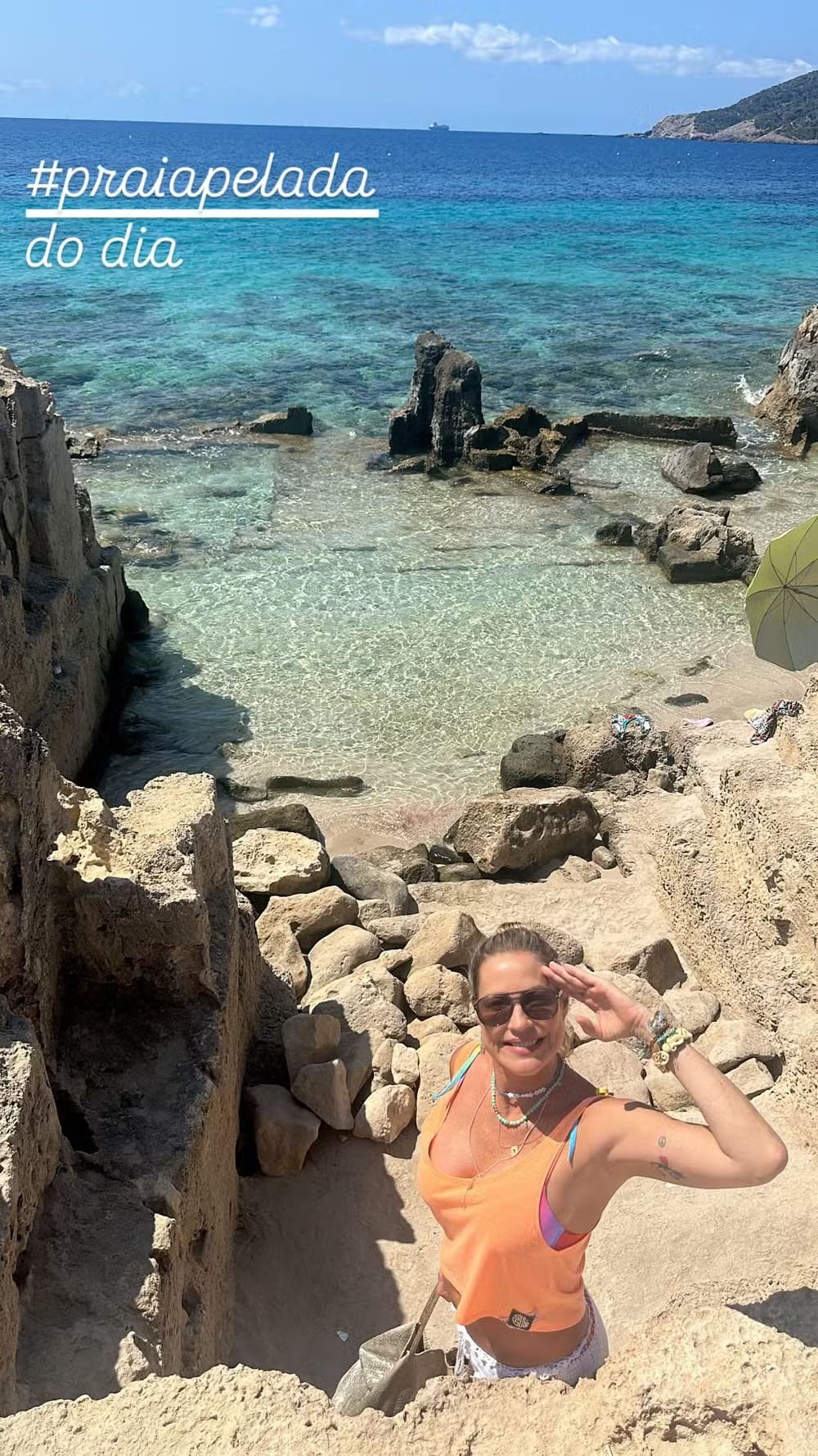 Em agosto de 2024, quando completou 48 anos, Luana postou imagens sobre sua viagem à ilha de Ibiza, na Espanha. "Olha eu toda 'peruinha' no dia do aniversário. Brincos gigantes, muitos colares, muitos dourados, meu óculos de perua patricinha, meu suco e é isso",  disse ela, nas redes sociais. 

