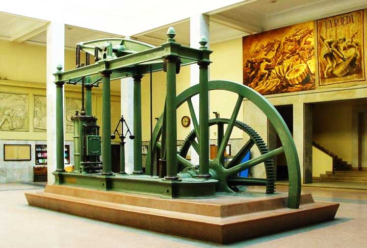 Watt é amplamente reconhecido por suas inovações no motor a vapor. Em 1765, ele melhorou o design original de Thomas Newcomen, aumentando sua eficiência. Suas inovações foram essenciais para a popularização e ampla adoção do motor a vapor.