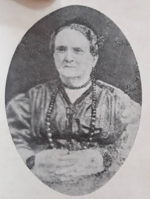 Cemitério do Gavião - São Luís, Maranhão - Fundado em 1855, logo após o final da epidemia de varíola que atingiu a população maranhense. Acredita-se que o fantasma de Ana Jansen, influente empresária do século 19 conhecida como a “Rainha do Maranhão”,  assombre o local. 