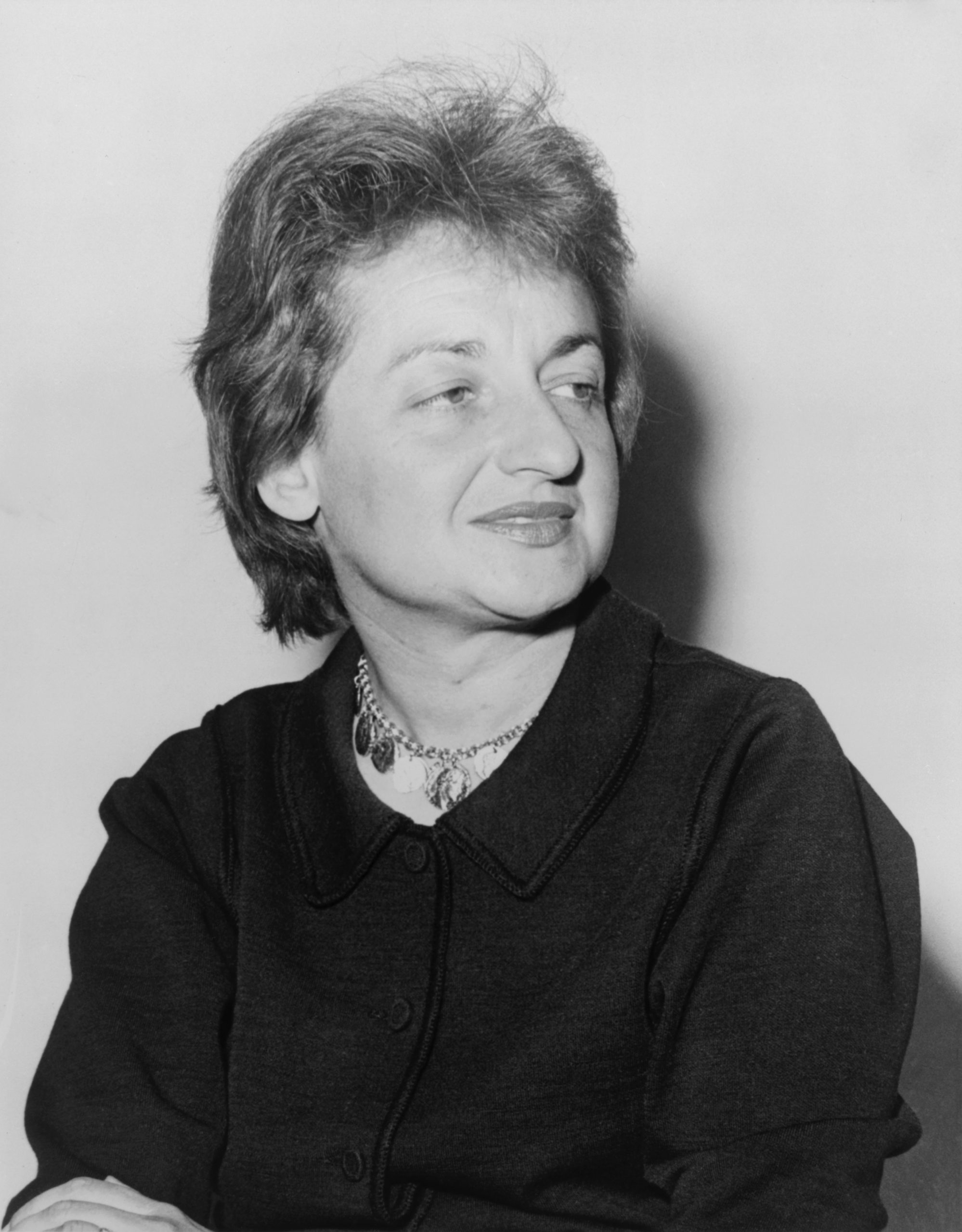 Betty Friedan nasceu em Peoria, no dia 4 de fevereiro de 1921,e foi uma importante ativista dos direitos civis e feminista estadunidense, do século XX. Em 1963, publicou o livro "The Feminine Mystique" ("A Mística Feminina"), um best-seller que fomentou a segunda onda do feminismo.