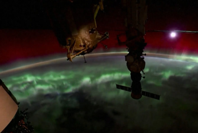NASA detecta luzes da aurora boreal e registra o espetáculo visto do espaço