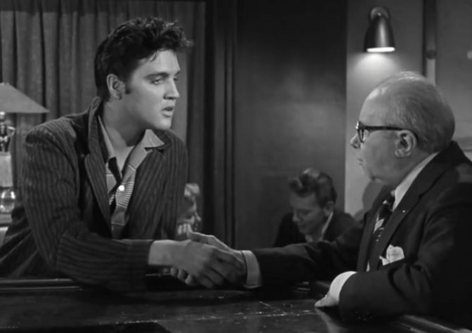 Elvis Presley em Prisioneiro do Rock and Roll (1957)