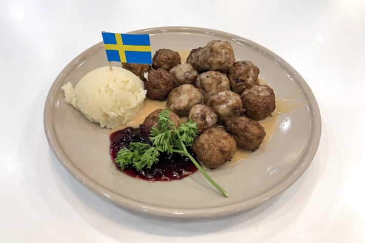 almôndegas suecas (Köttbullar)