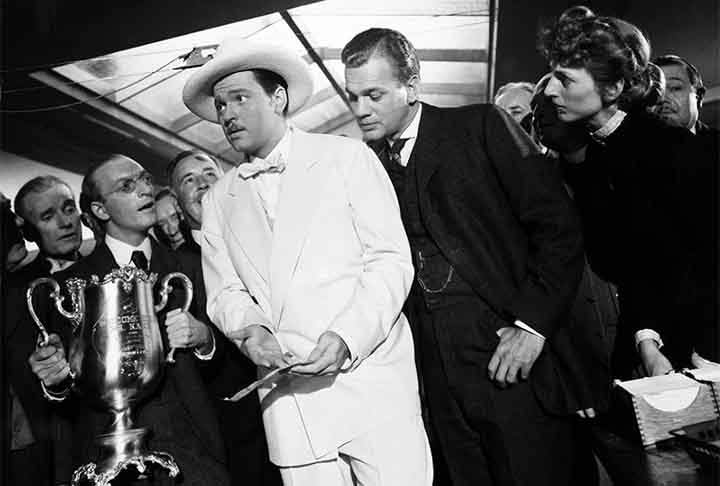 Cidadão Kane (1941): dirigido e estrelado por Orson Welles, é um dos filmes para a história. Narra a vida de Charles Foster Kane, um magnata da mídia cuja morte é marcada por um enigma sobre a última palavra que ele pronunciou. O filme é contado através de uma série de flashbacks, enquanto jornalistas investigam o significado de "Rosebud", a palavra final de Kane. A obra é amplamente considerada uma das mais influentes da história do cinema. -  Divulgação