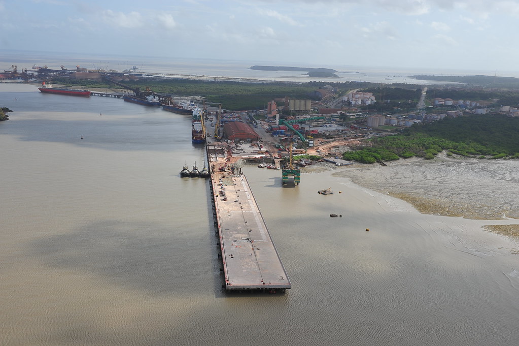 Sua localizaÃ§Ã£o estratÃ©gica no Norte do Brasil proporciona acesso direto aos mercados internacionais, reduzindo custos de transporte. O Porto do Itaqui Ã© fundamental para a economia regional e para a infraestrutura logÃ­stica do paÃ­s, sendo valioso na exportaÃ§Ã£o de recursos naturais.