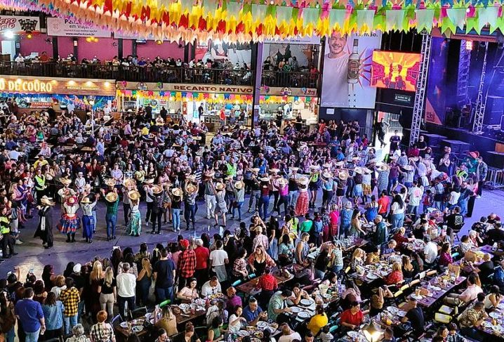 Eventos e festividades relacionadas à cultura caipira são realizados em diversas regiões do país, refletindo a rica herança cultural que essa comunidade representa.