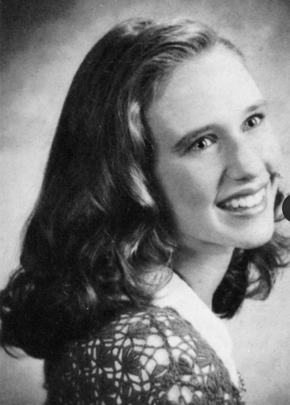 Filha de um casal de imigrantes ucranianos, Vera Farmiga nasceu em Clifton, Nova Jersey, e cresceu na região de Irvington, em uma comunidade ucraniana-americana. 