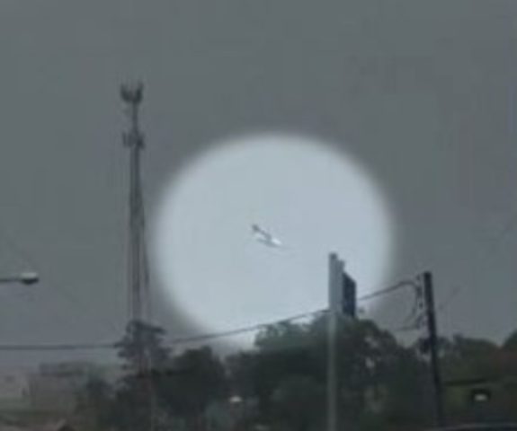 O avião, apelidado de "Papa Bravo", tinha histórico de problemas, e ex-funcionários relataram práticas questionáveis na manutenção, como a reutilização de peças de aeronaves desativadas. 
