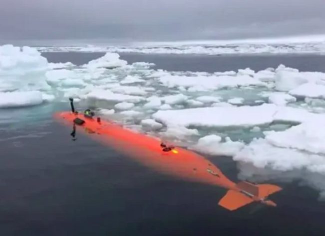 Submarino autônomo desaparece misteriosamente na geleira do juízo final