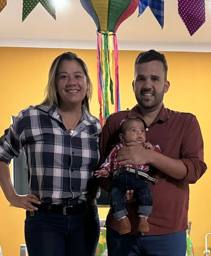 Pessoas que trabalham em cargos executivos lidam com um desafio ao se tornarem pais. Muitos esperam que os filhos sigam a carreira. Diretor da Henvix Ambiental, Vinícius Oliveira planeja o futuro do filho Vicente. 