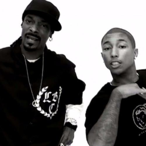 Em 2004, uma colaboraÃ§Ã£o com Pharrell Williams gerou o hit "Drop It Like It's Hot", que se tornou sucesso mundial e chegou a atingir o topo das paradas na Billboard Hot 100.