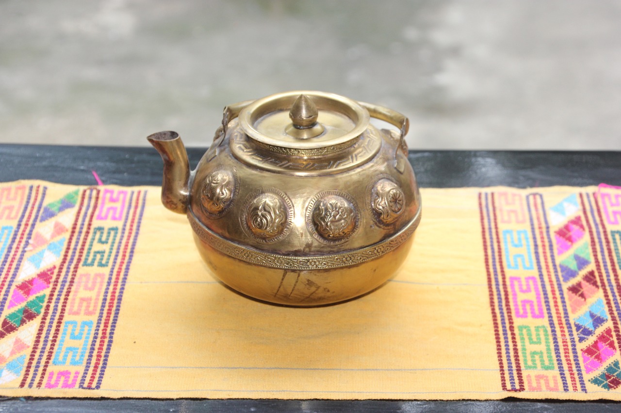 A língua oficial é o dzongkha, uma língua tibética. Existem também várias línguas e dialetos locais falados em diferentes partes do país. - Imagem de Kishore Kumar Radhakrishnan por Pixabay