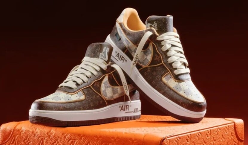 Nike e Luis Vuitton - A collab entre a marca esportiva e a de luxo resultou em modelos de tênis da linha icônica Air Force 1. 
 - Divulgação