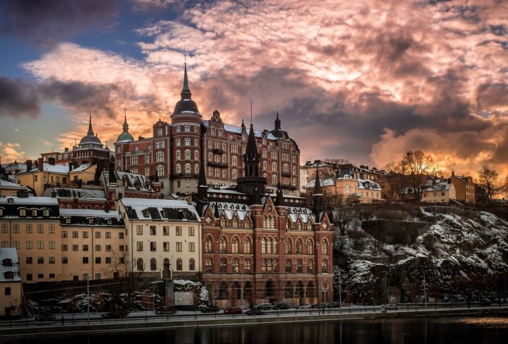 Outra curiosidade ligada a Estocolmo é onde os Prêmios Nobel são entregues todos os anos (com exceção do Prêmio Nobel da Paz, que é entregue em Oslo, Noruega), em cerimônia realizada em 10 de dezembro. - endlessboggie por Pixabay