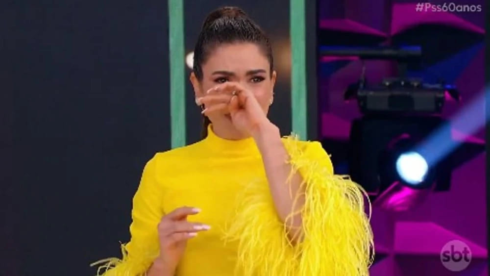 Na gravação, ao entrar no palco, ela recebeu muitos aplausos e pediu ajuda do público: “Vocês sabem que vão me ajudar a fazer o programa hoje, né? Estamos juntas, né? Não quero falar muito, mas que todas sejam muito bem-vindas. Vamos em frente?”.