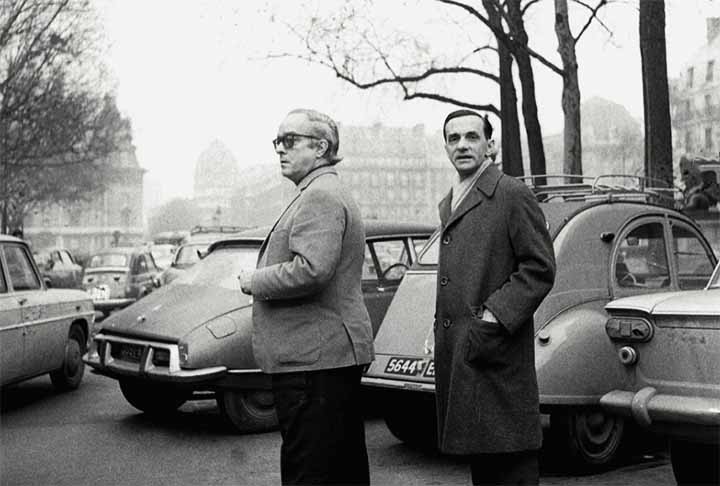 Nos anos 40, já consolidado na poesia e com trabalhos como jornalista e crítico de cinema, Vinicius de Moraes ingressou no Itamaraty, iniciando uma carreira diplomática que o levaria a viver em diversas cidades do exterior, como Los Angeles, Paris e Roma.