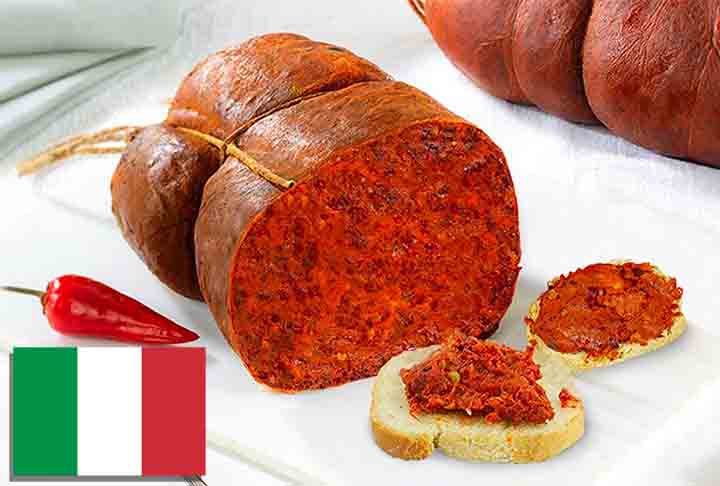 6º) Nduja (Itália) - Originária de Spilinga, na Calábria, a nduja é uma iguaria italiana feita de carne de porco curada e temperada com pimenta, apresentando uma textura cremosa semelhante à de um patê.- Divulgação