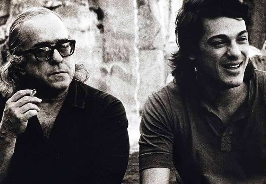 Toquinho e Vinicius gravaram mais de 20 discos juntos. SÃ£o de autoria da dupla mÃºsicas que se tornaram clÃ¡ssicos da MPB, como â??Regra TrÃªsâ?, â??Carta ao Tom 74â? e â??Tarde em ItapuÃ£â?.