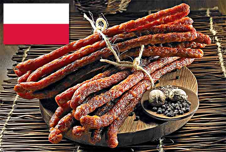 8º) Kabanosy Staropolskie (Polônia) - Conhecida por sua textura seca e crocante, bem como por seu sabor rico e aromático, essa linguiça é temperada com alho, pimenta-do-reino e, às vezes, especiarias adicionais, como cominho ou noz-moscada.-Divulgação