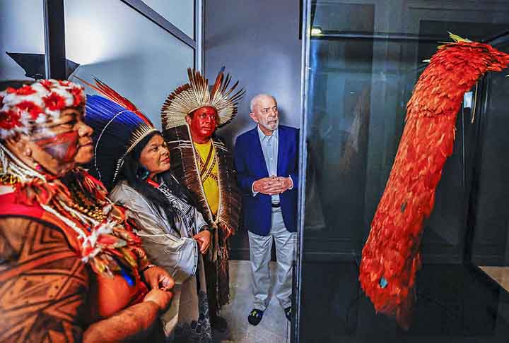 Entenda a importância do Manto sagrado Tupinambá, que voltou ao Brasil após mais de 300 anos