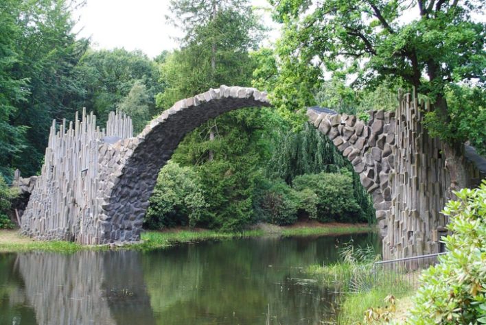 Ponte do Diabo na Alemanha - Rakotzbrücke