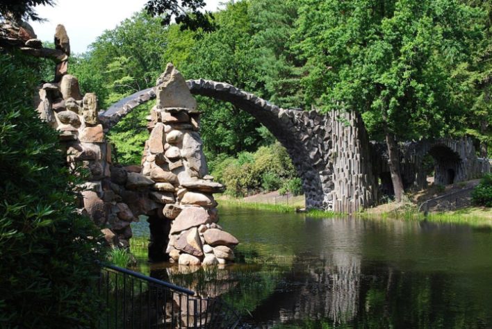 Ponte do Diabo na Alemanha - Rakotzbrücke