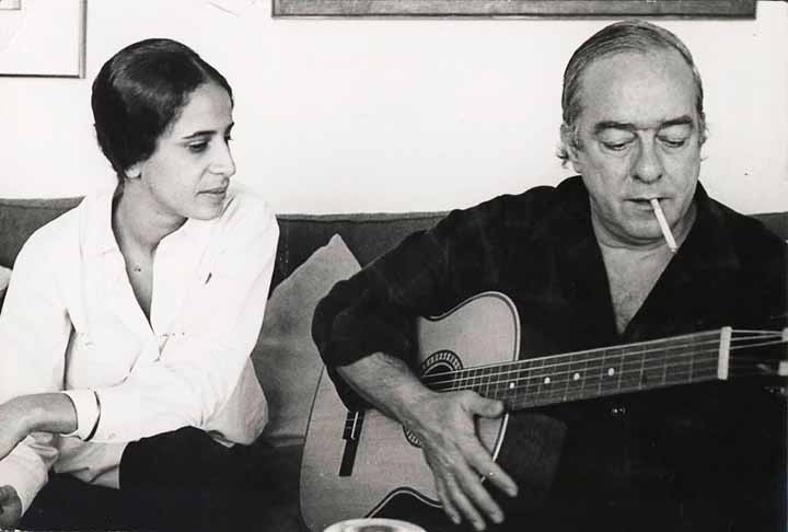 <p>A estreia do poetinha na Bossa Nova aconteceu no já destacado disco “Canção do Amor Demais”, de Elizeth Cardoso. Além da faixa-título, Vinicius tem no álbum outras parcerias com Tom Jobim, como “Chega de Saudade”, “Luciana” e “Janelas Abertas”.</p>
