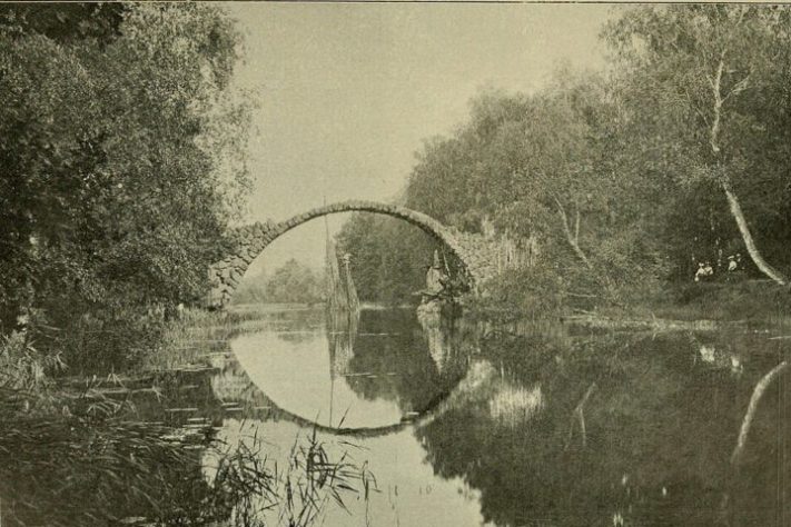 11 de agosto de 1909 - Ponte do Diabo na Alemanha - Rakotzbrücke