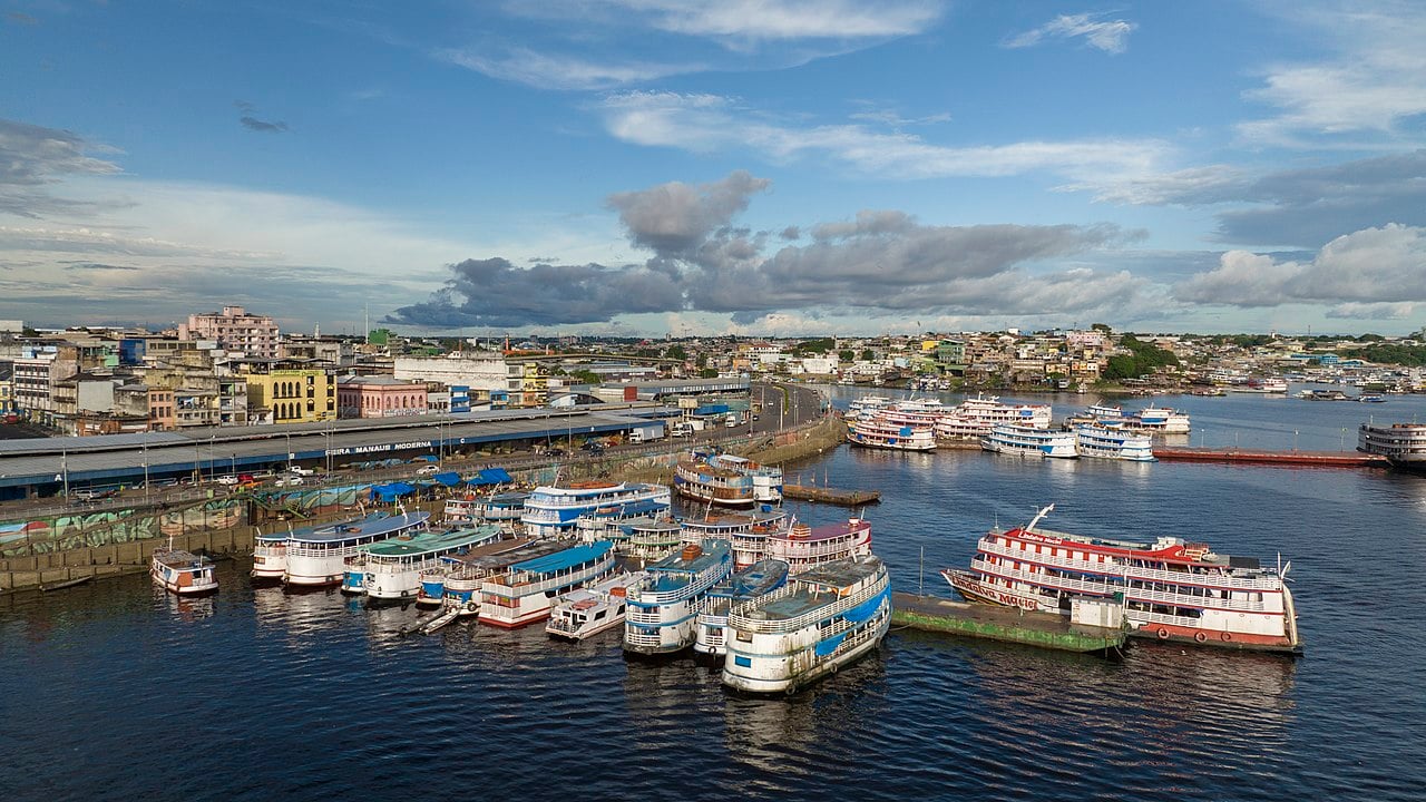8º lugar: Manaus - O aluguel médio na capital do Amazonas é R$ 48,22/m². A população da cidade é de 2 milhões de habitantes. 


