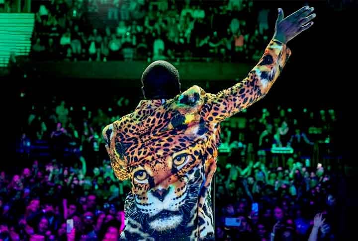 Akon chegou a fazer uma pausa de três anos em sua carreira. Em 2019, lançou “El Negreeto”, seu primeiro álbum em 11 anos. O disco incluiu uma parceria com Anitta na música “Boom, Boom”. 
