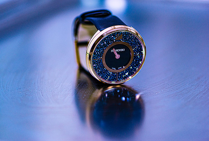 Os relógios Swarovski unem precisão relojoeira ao brilho dos cristais. Cada modelo é cuidadosamente projetado com cristais em estilos variados, resultando em peças práticas e sofisticadas.