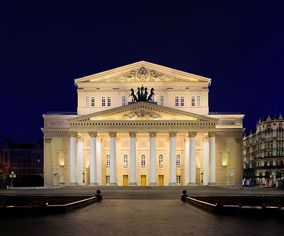 Bolshoi Theatre (Moscou, Rússia) - Uma das mais antigas casas de ópera do mundo, o Teatro Bolshoi é famoso por suas produções de ópera e balé. Sua influência na cultura russa é imensa.-DmitriyGuryanov  wikimedia commons 