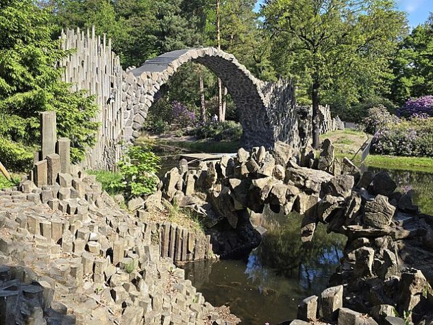 Ponte do Diabo na Alemanha - Rakotzbrücke