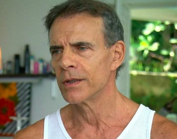 Ator Mário Gomes é despejado de mansão no RJ
