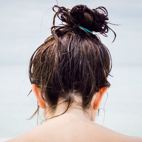 <p>Genética, hormônios, estresse e saúde geral impactam diretamente os fios. Por isso, resultados dependem de um conjunto de cuidados.</p>
